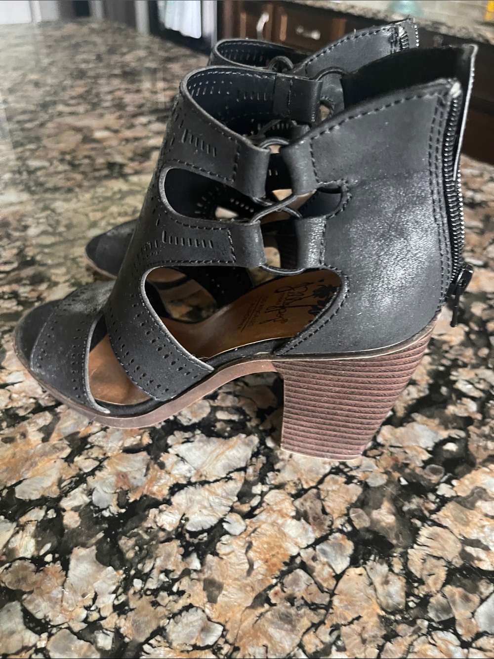 Jellypop Black Cutout Peep-Toe Block Heel Sandals - Picture 2 of 6